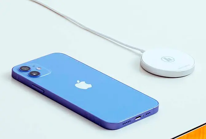 Carga inductivadel iPhone: iPhone con cargador por inducción