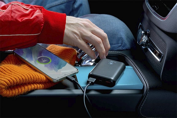 La batería del Samsung se vacía rápido: Cargar el teléfono móvil samsung con power pack.